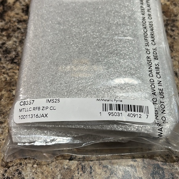 Coach Zip Card Case In Metallic Pyrite - Picture 3 of 8